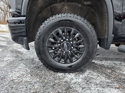 Used 2022 Chevrolet Silverado 3500 LTZ w/ LTZ Plus Package image 16