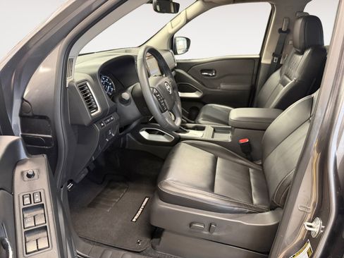 Used 2024 Nissan Frontier SL w/ Technology Package RWD image 23