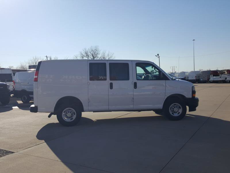 Used 2022 Chevrolet Express 2500 w/ Driver Convenience Package RWD image 6
