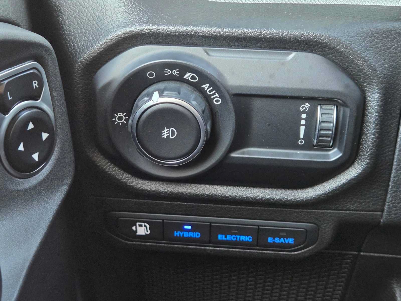 Used 2024 Jeep Wrangler Unlimited AWD/4WD image 27