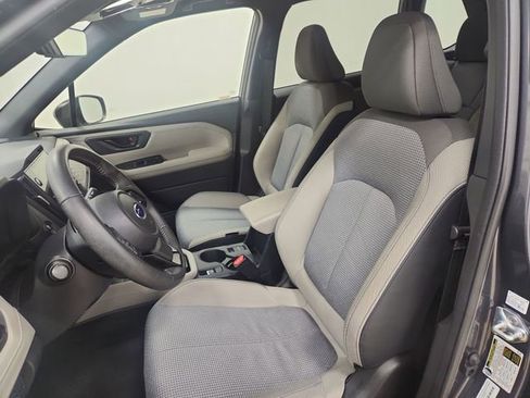 Used 2025 Subaru Forester Premium image 14