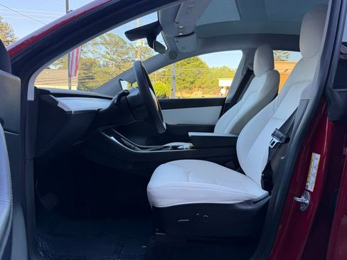 Used 2021 Tesla Model Y Long Range AWD/4WD image 25