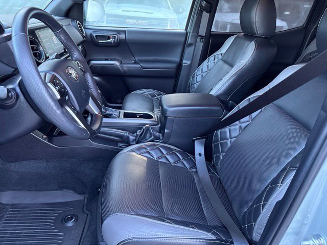 Used 2023 Toyota Tacoma TRD Off-Road w/ Technology Package AWD/4WD image 10
