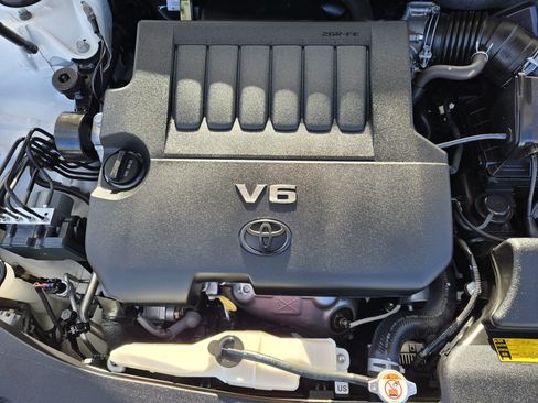 Used 2016 Toyota Avalon Limited w/ Toyota Safety Sense Package image 38