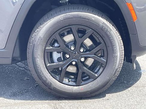 New 2026 Jeep Grand Cherokee Altitude AWD/4WD image 10