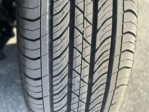 Certified 2025 Ford Maverick XLT w/ XLT Luxury Package image 11