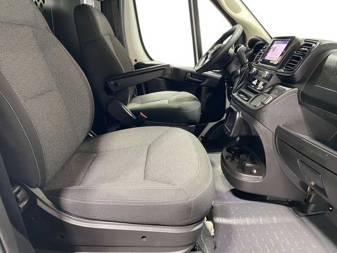 Used 2025 RAM ProMaster 2500 w/ U-Haul Equipment Group FWD image 12