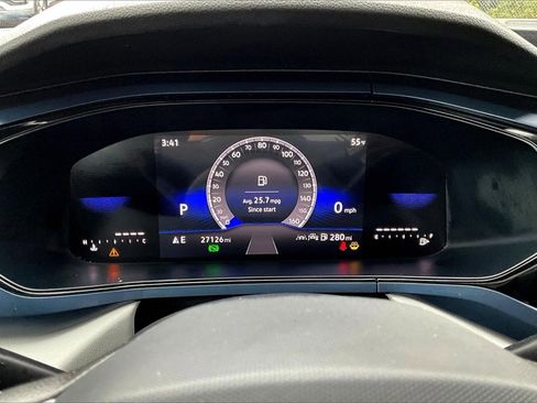 Used 2024 Volkswagen Taos SE image 20