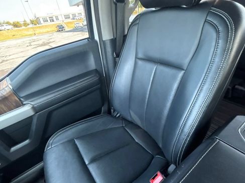 Used 2019 Ford F150 Lariat w/ Equipment Group 502A Luxury AWD/4WD image 16