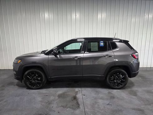 Used 2022 Jeep Compass Latitude AWD/4WD image 4