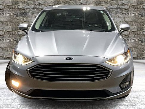 Used 2020 Ford Fusion SE w/ Equipment Group 151A image 2