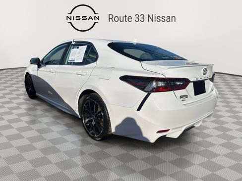 Used 2024 Toyota Camry SE FWD image 4
