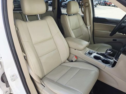 Used 2019 Jeep Grand Cherokee Limited w/ Luxury Group II AWD/4WD image 16