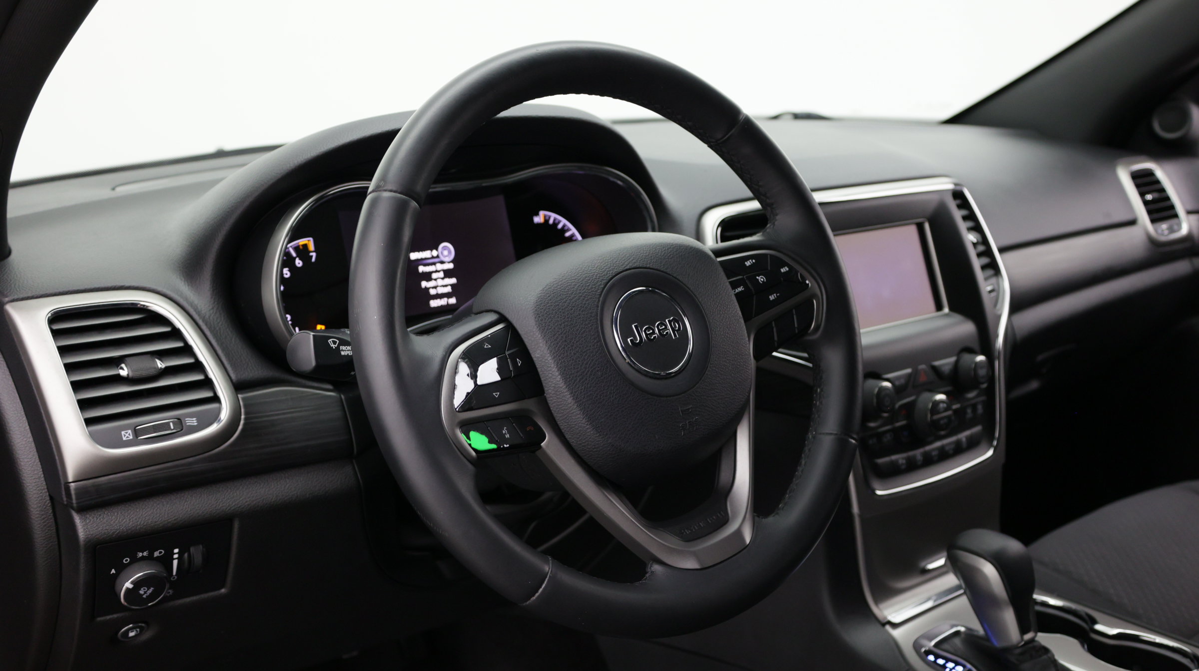 Used 2019 Jeep Grand Cherokee Laredo RWD image 13