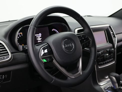 Used 2019 Jeep Grand Cherokee Laredo RWD image 13