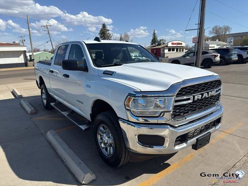 Used 2022 RAM 2500 Tradesman AWD/4WD image 4
