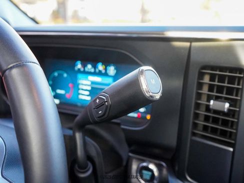 Used 2023 Ford F450 Lariat w/ FX4 Off-Road Package image 27