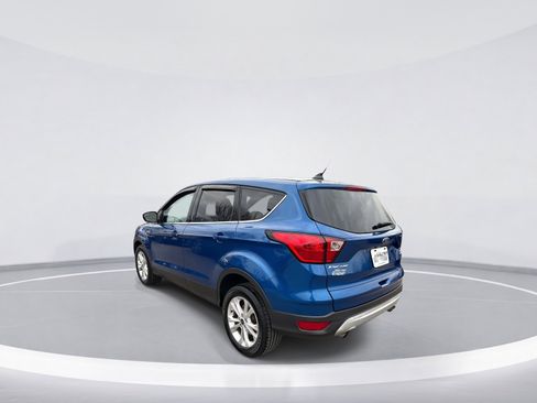 Used 2019 Ford Escape SE image 6