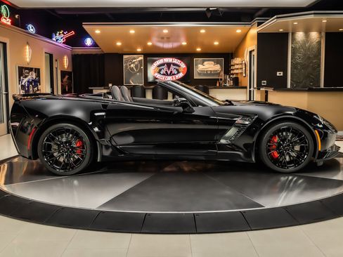 Used 2016 Chevrolet Corvette Z06 w/ 3LZ Preferred Equipment Group image 11