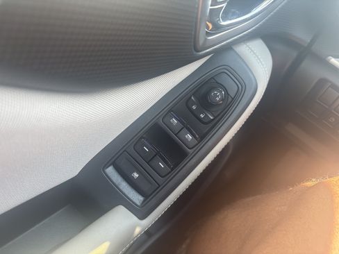Used 2022 Subaru Forester Premium AWD/4WD image 19