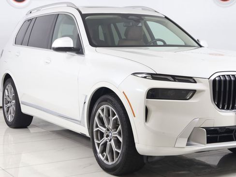 Used 2024 BMW X7 xDrive40i w/ Premium Package AWD/4WD image 44