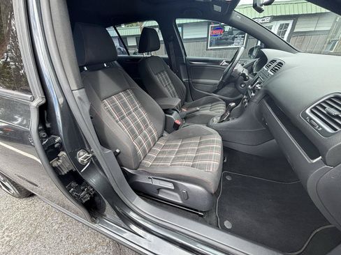 Used 2012 Volkswagen Golf 4-Door FWD image 9