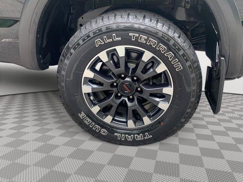 Used 2021 Nissan Titan PRO-4X w/ Pro-4x Convenience Package AWD/4WD image 10