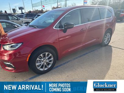 Used 2024 Chrysler Pacifica Touring-L