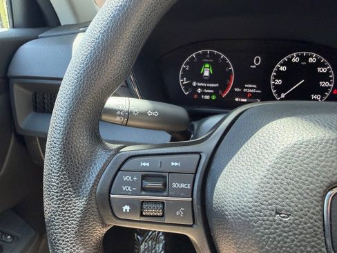 Used 2025 Honda CR-V LX image 29