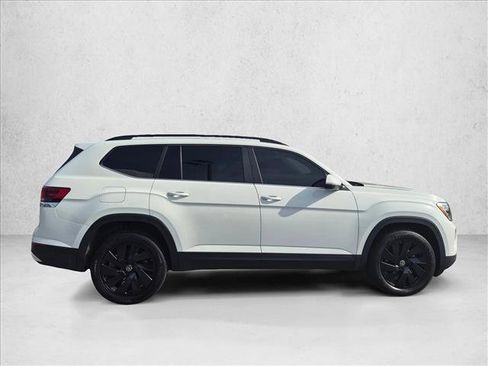 Used 2024 Volkswagen Atlas SE FWD image 4