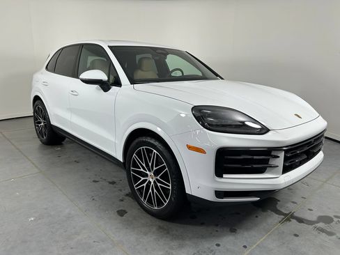 New 2026 Porsche Cayenne AWD/4WD image 9