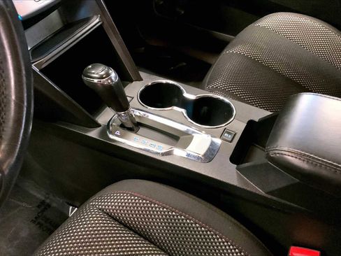 Used 2016 Chevrolet Equinox LT image 16