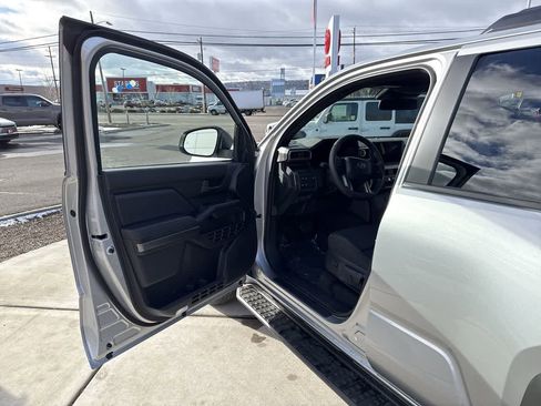 New 2026 Toyota 4Runner SR5 image 10