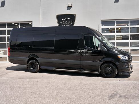 Used 2024 Mercedes-Benz Sprinter 3500 w/ Parking Package image 10