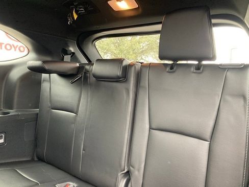 Used 2023 Toyota Highlander XSE image 12