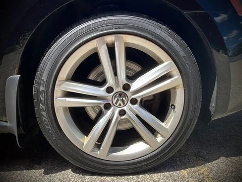 Used 2014 Volkswagen Passat 1.8T SEL Premium FWD image 40