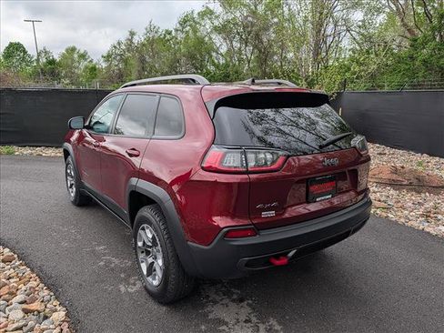 Used 2019 Jeep Cherokee Trailhawk w/ Comfort/Convenience Group AWD/4WD image 3