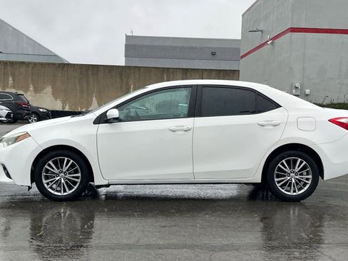 Used 2015 Toyota Corolla LE image 9
