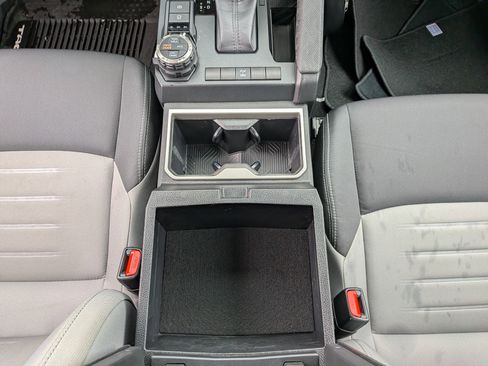 Certified 2025 Toyota Tacoma TRD Off-Road image 32