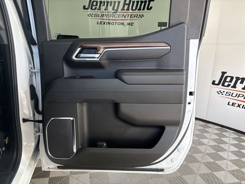 Used 2025 Chevrolet Silverado 1500 LT image 25