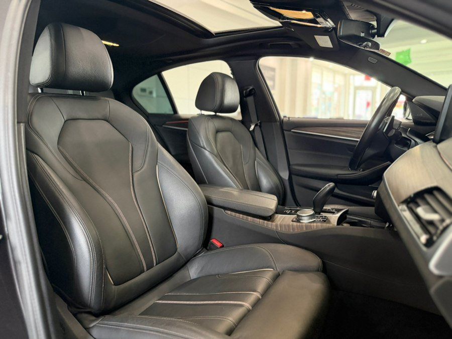 Used 2021 BMW 540i w/ M Sport Package RWD image 19