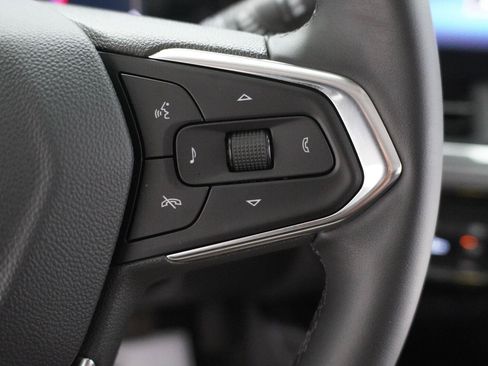 Used 2026 Chevrolet Trax ACTIV w/ Driver Confidence Package FWD image 8