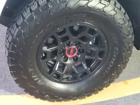 Used 2022 Toyota 4Runner TRD Off-Road Premium image 4