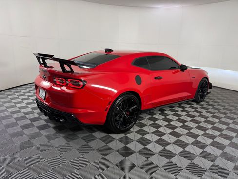 Used 2022 Chevrolet Camaro LT RWD image 9