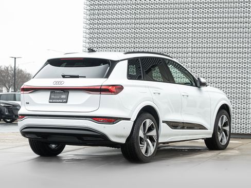 Used 2025 Audi Q6 e-tron Premium Plus w/ Premium Plus image 4