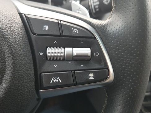 Used 2023 Genesis G70 2.0T w/ Sport Prestige Package image 40