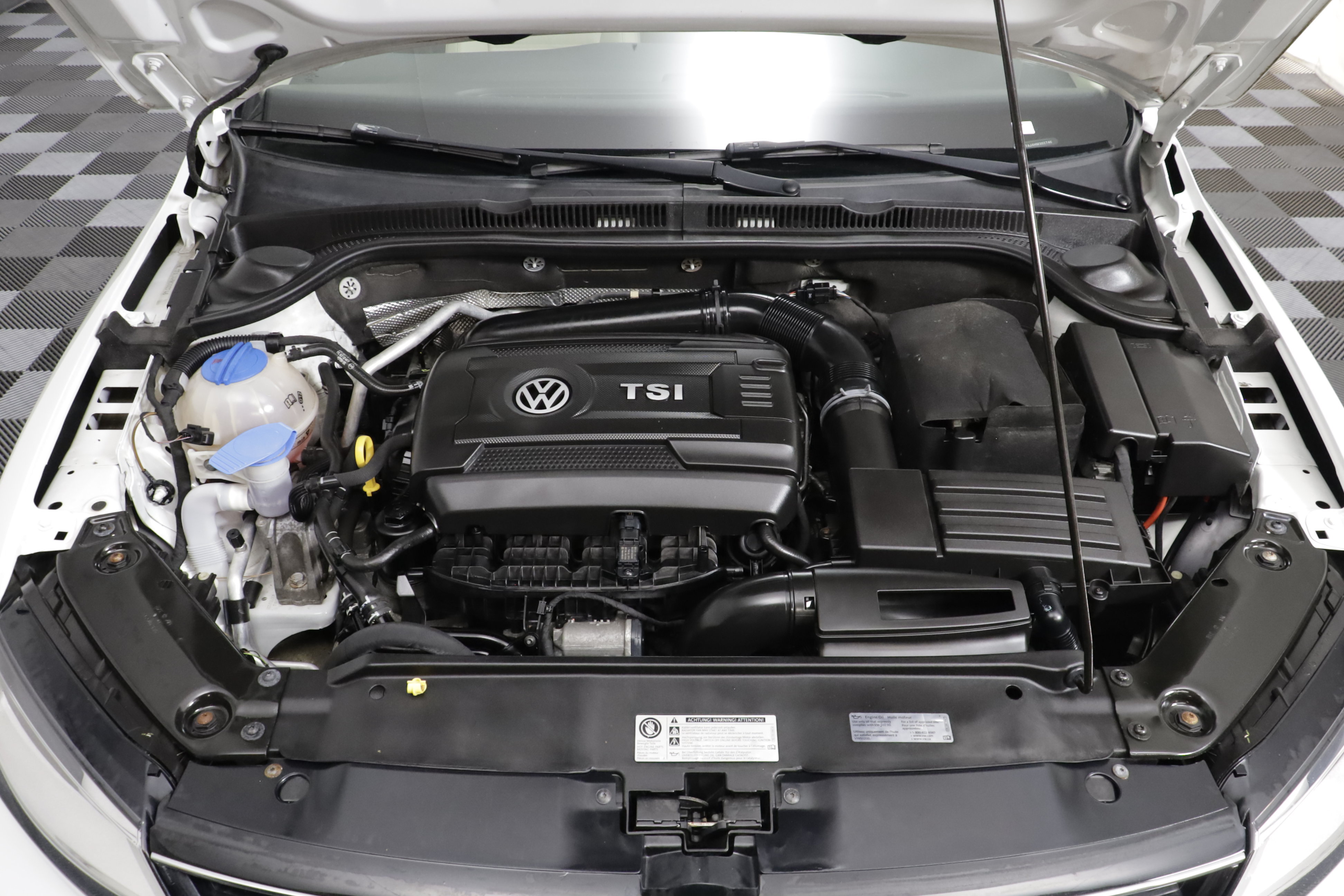 Used 2017 Volkswagen Jetta SEL FWD image 28