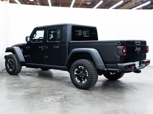 New 2026 Jeep Gladiator Rubicon w/ Steel Power Dome Hood Package AWD/4WD image 4