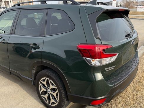 Used 2023 Subaru Forester Premium image 4