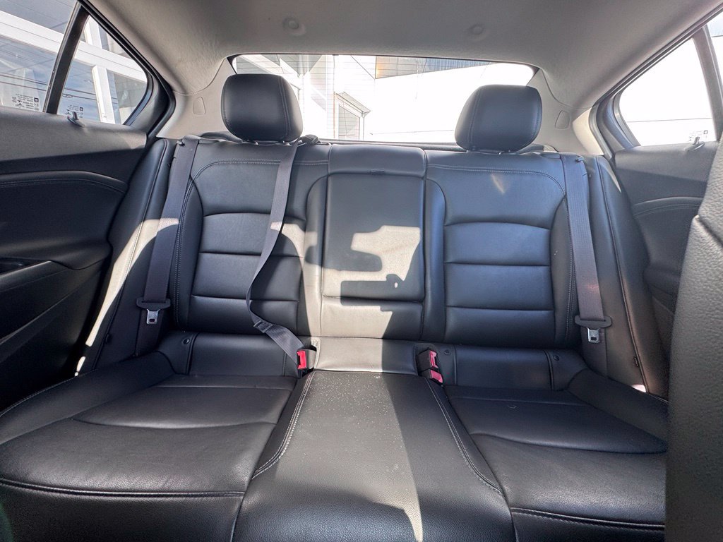 Used 2017 Chevrolet Cruze Premier FWD image 32